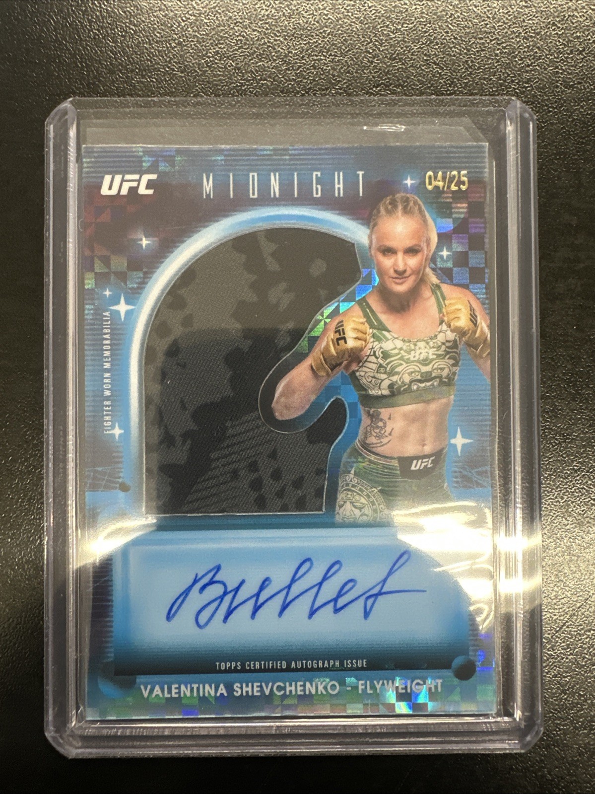 Valentina Shevchenko 2025 Topps Midnight UFC Relic Autographs #VRA-VS Moonrise