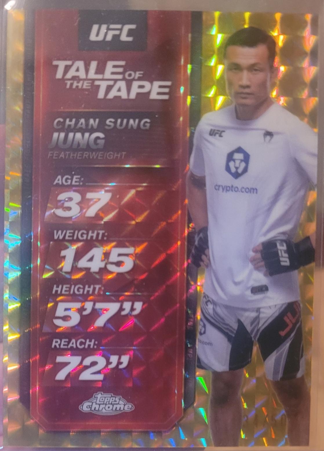 Yazmin Jauregui 2025 Topps Chrome UFC Base #50 Gold Geometric Refractor