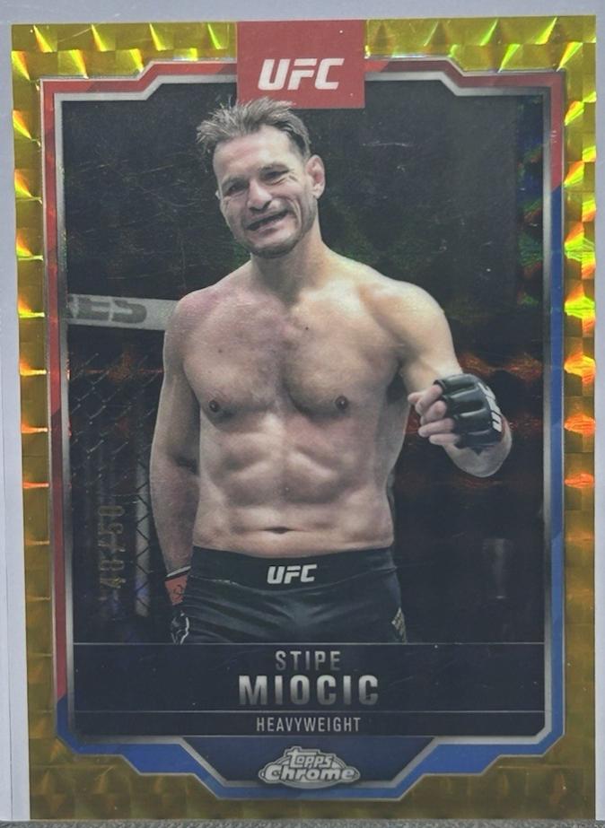 Stipe Miocic 2025 Topps Chrome UFC Base #122 Gold Geometric Refractor