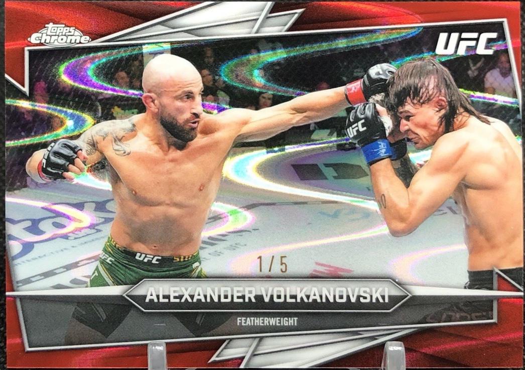 Alexander Volkanovski 2026 Topps Chrome UFC Base #30 Red Ray Wave Refractor