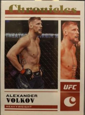 Alexander Volkov 2023 Panini Chronicles UFC Base Chronicles #13 Gold