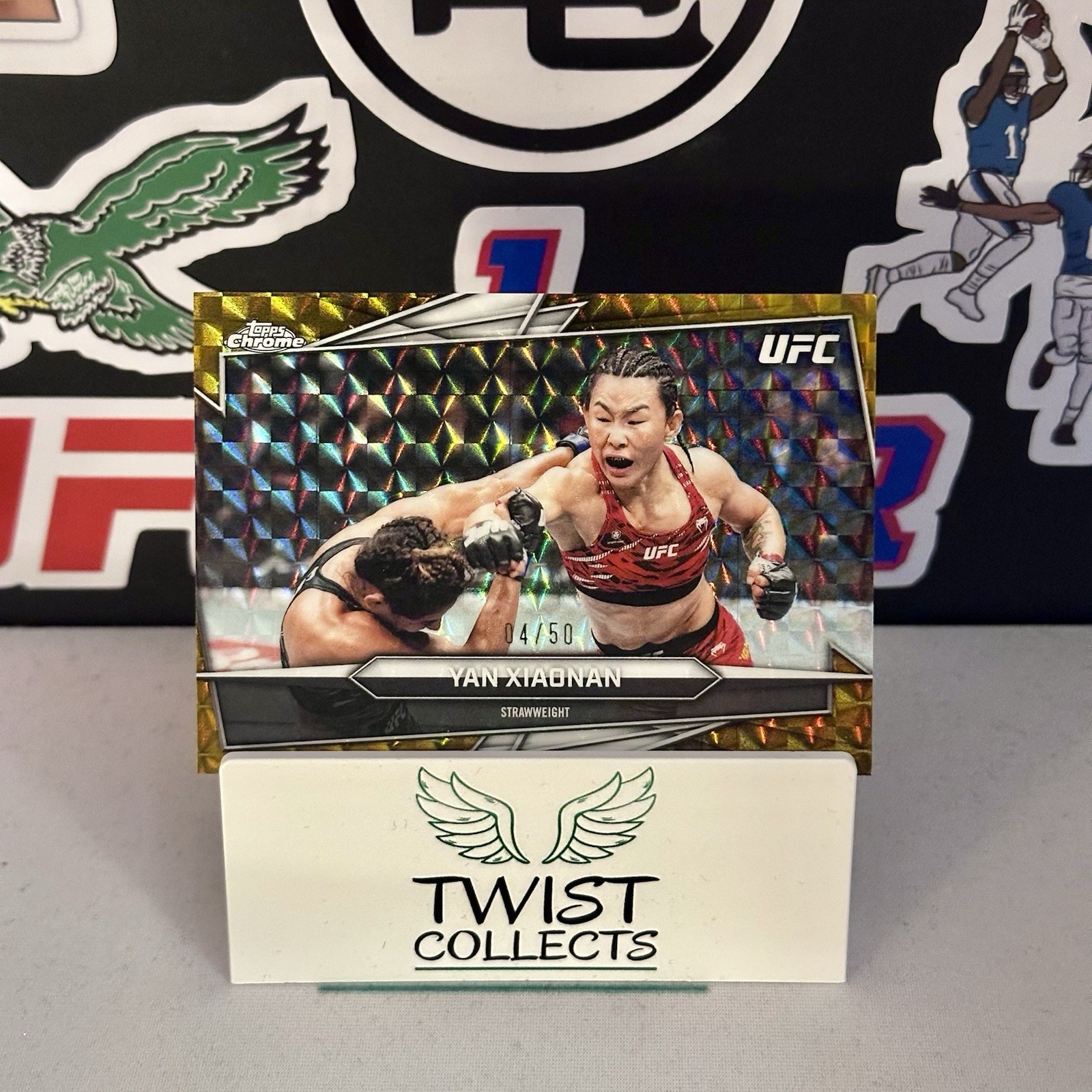 Yan Xiaonan 2026 Topps Chrome UFC Base #116 Gold Geometric Refractor