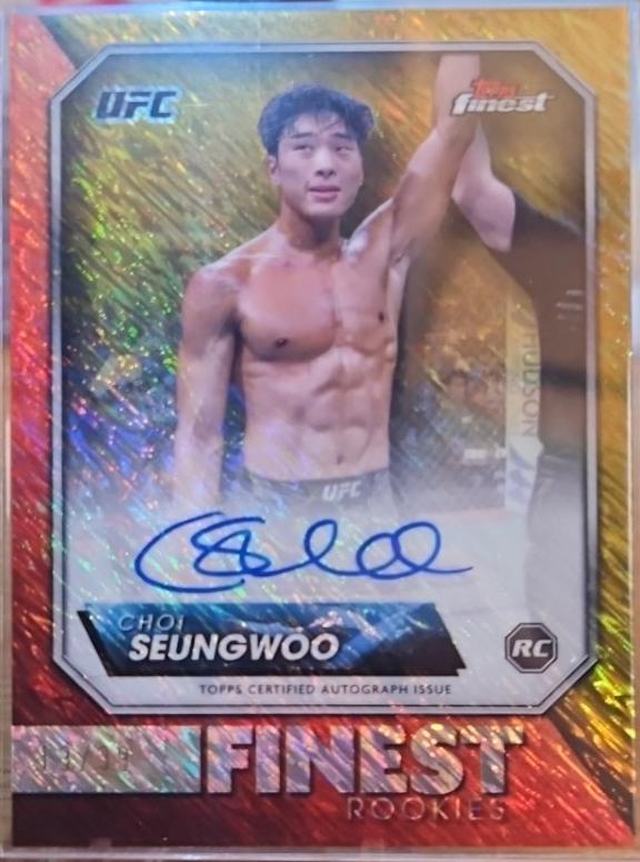 SeungWoo Choi 2024 Topps Finest UFC Rookie Finest Autographs #RFA-CS Gold Shimmer Refractor