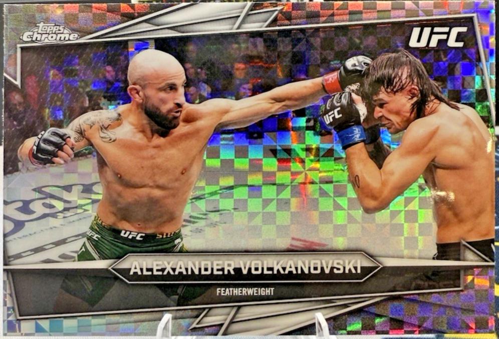 Alexander Volkanovski 2026 Topps Chrome UFC Base #30 X-fractor