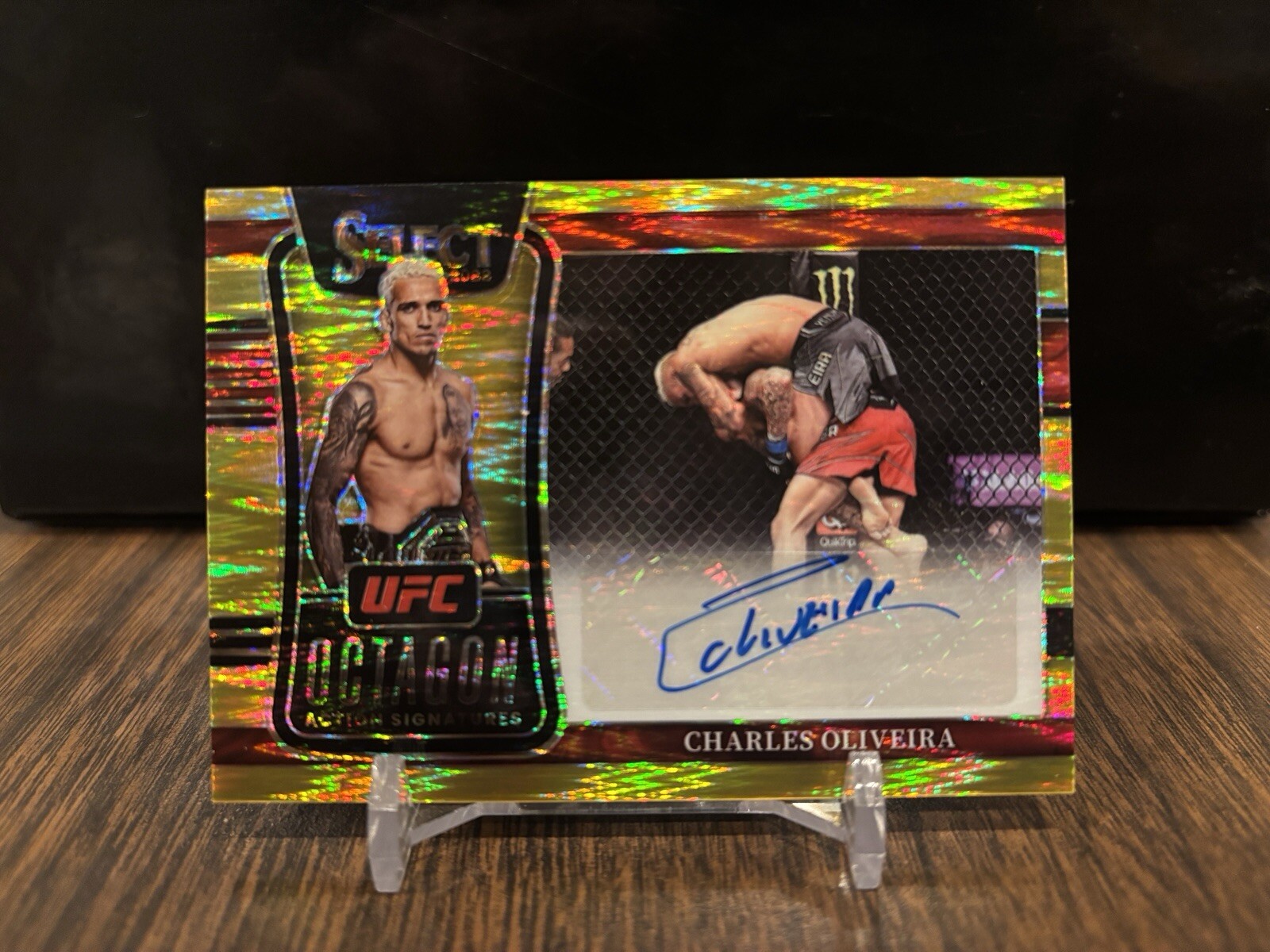 Charles Oliveira 2022 Panini Select UFC Octagon Action Signatures #11 Gold Flash