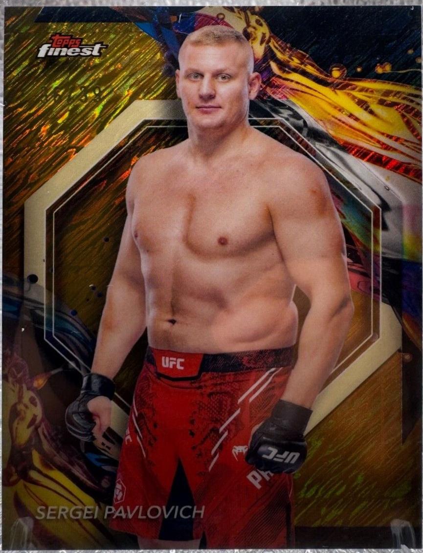 Sergei Pavlovich 2024 Topps Finest UFC Base Uncommon #172 Gold Shimmer Refractor