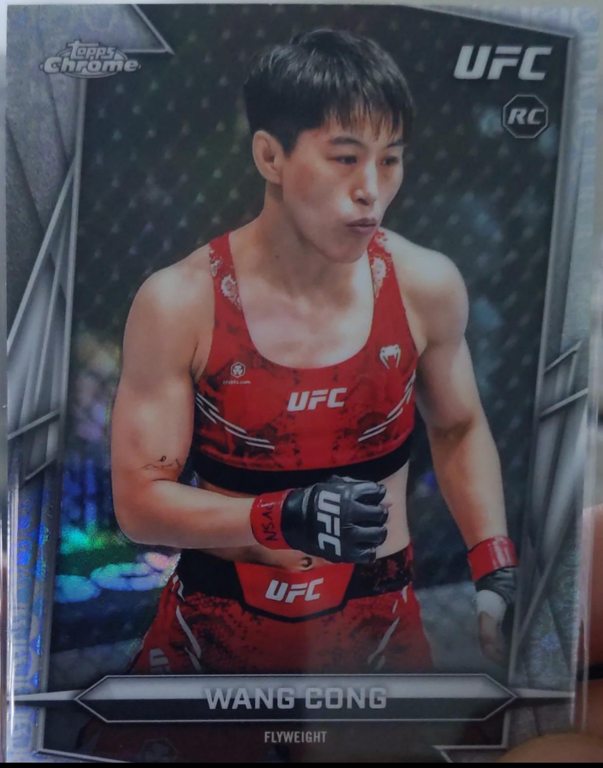 Wang Cong 2026 Topps Chrome UFC Base #13 UFC Glove Refractor