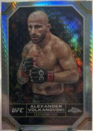 Alexander Volkanovski 2024 Topps Chrome UFC Base #7 Prism Refractor