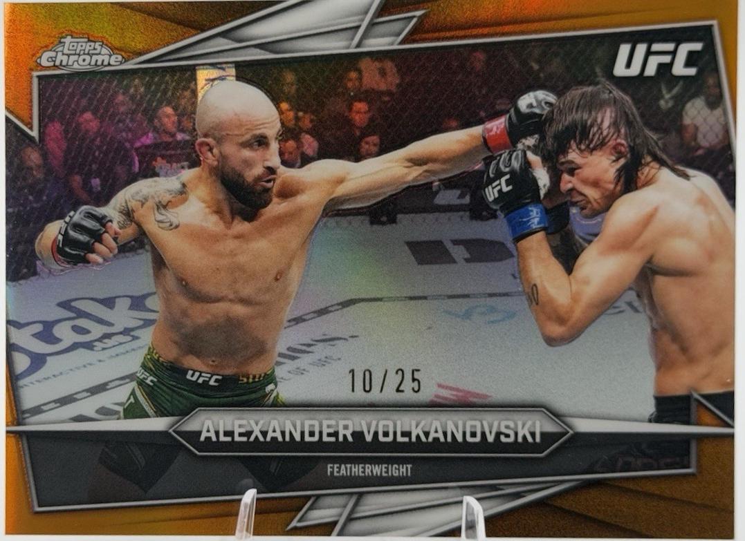 Alexander Volkanovski 2026 Topps Chrome UFC Base #30 Orange Refractor
