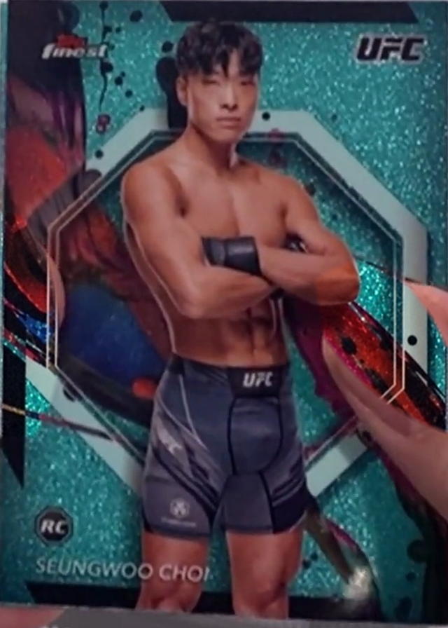 SeungWoo Choi 2024 Topps Finest UFC Base Common #55 Aqua Glitter Refractor