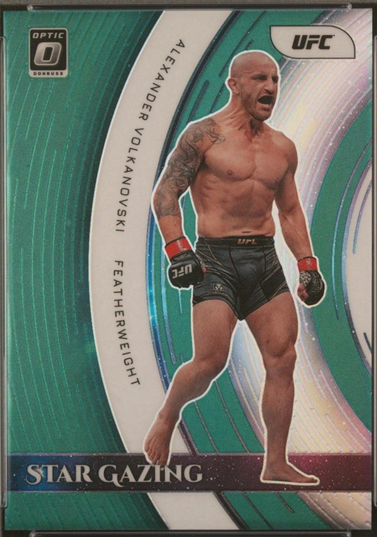 Alexander Volkanovski 2022 Panini Donruss Optic UFC Star Gazing #17 Green