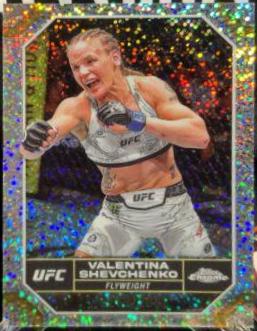 Valentina Shevchenko 2024 Topps Chrome UFC Base #190 Speckle Refractor