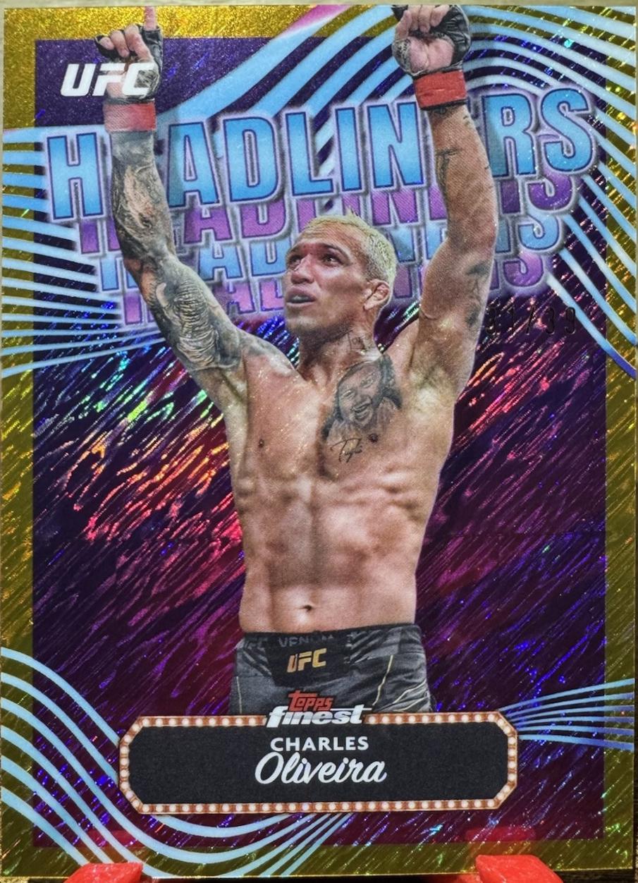 Charles Oliveira 2024 Topps Finest UFC Headliners #HDL-17 Gold Shimmer Refractor
