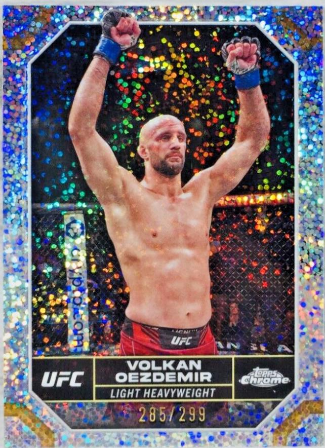 Volkan Oezdemir 2024 Topps Chrome UFC Base #195 Speckle Refractor