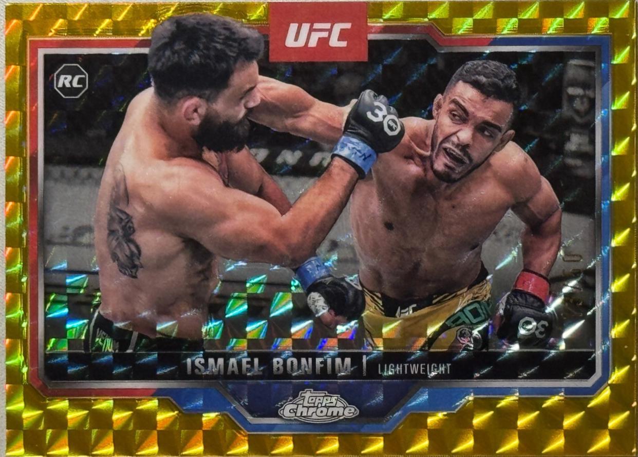 Ismael Bonfim 2025 Topps Chrome UFC Base #13 Gold Geometric Refractor