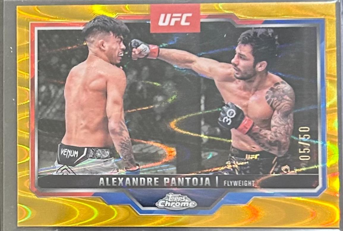 Alexandre Pantoja 2025 Topps Chrome UFC Base #188 Gold Refractor