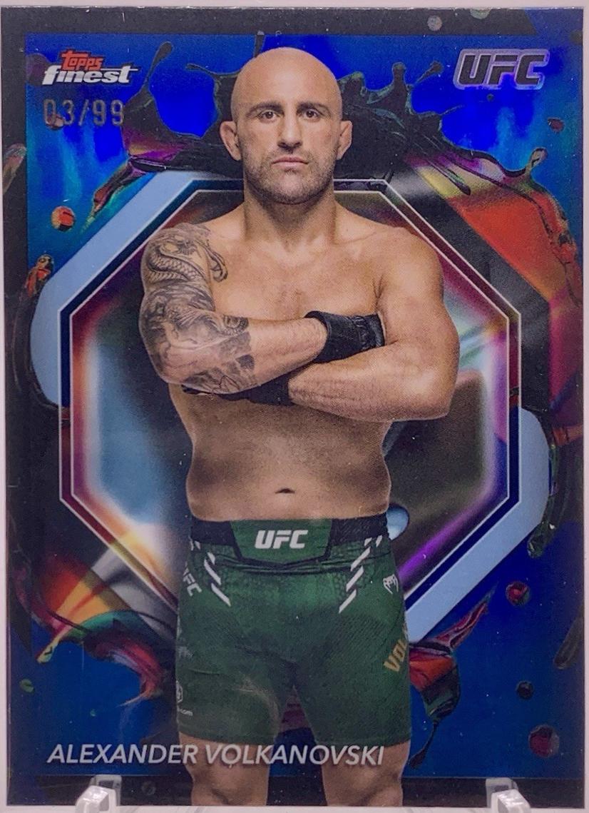 Alexander Volkanovski 2024 Topps Finest UFC Base Rare #281 Blue Refractor