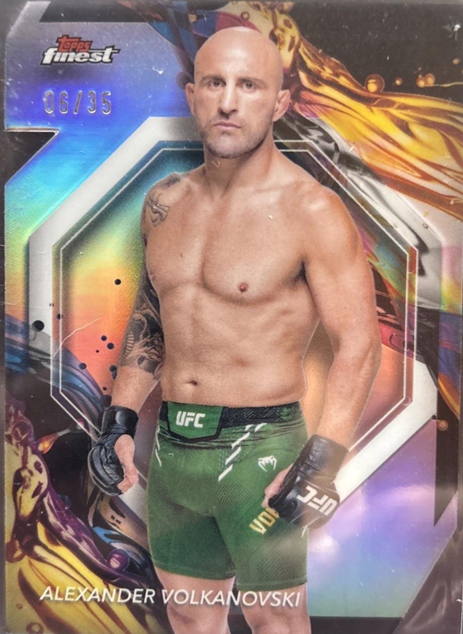 Alexander Volkanovski 2024 Topps Finest UFC Base Uncommon #136 Die-Cut Refractor