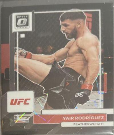 Yair Rodríguez 2023 Panini Donruss Optic UFC Base #11 Black Velocity