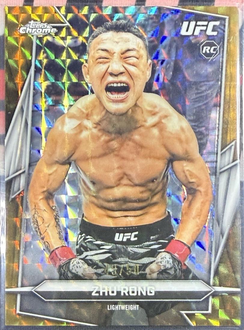 Zhu Rong 2026 Topps Chrome UFC Base #172 Gold Geometric Refractor