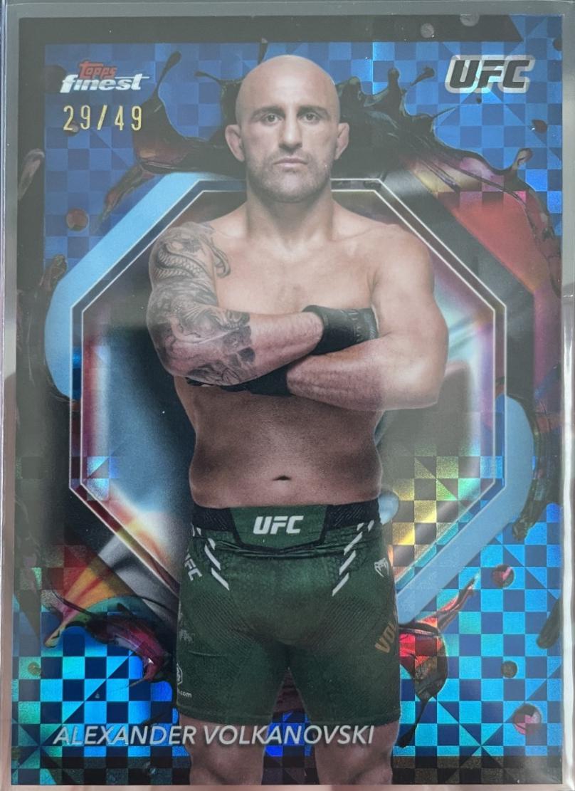 Alexander Volkanovski 2024 Topps Finest UFC Base Rare #281 Blue Checkerboard Refractor