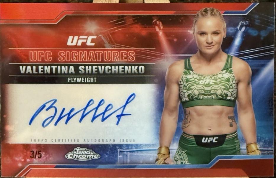 Valentina Shevchenko 2025 Topps Chrome UFC UFC Signatures #SIG-VS Red Refractor