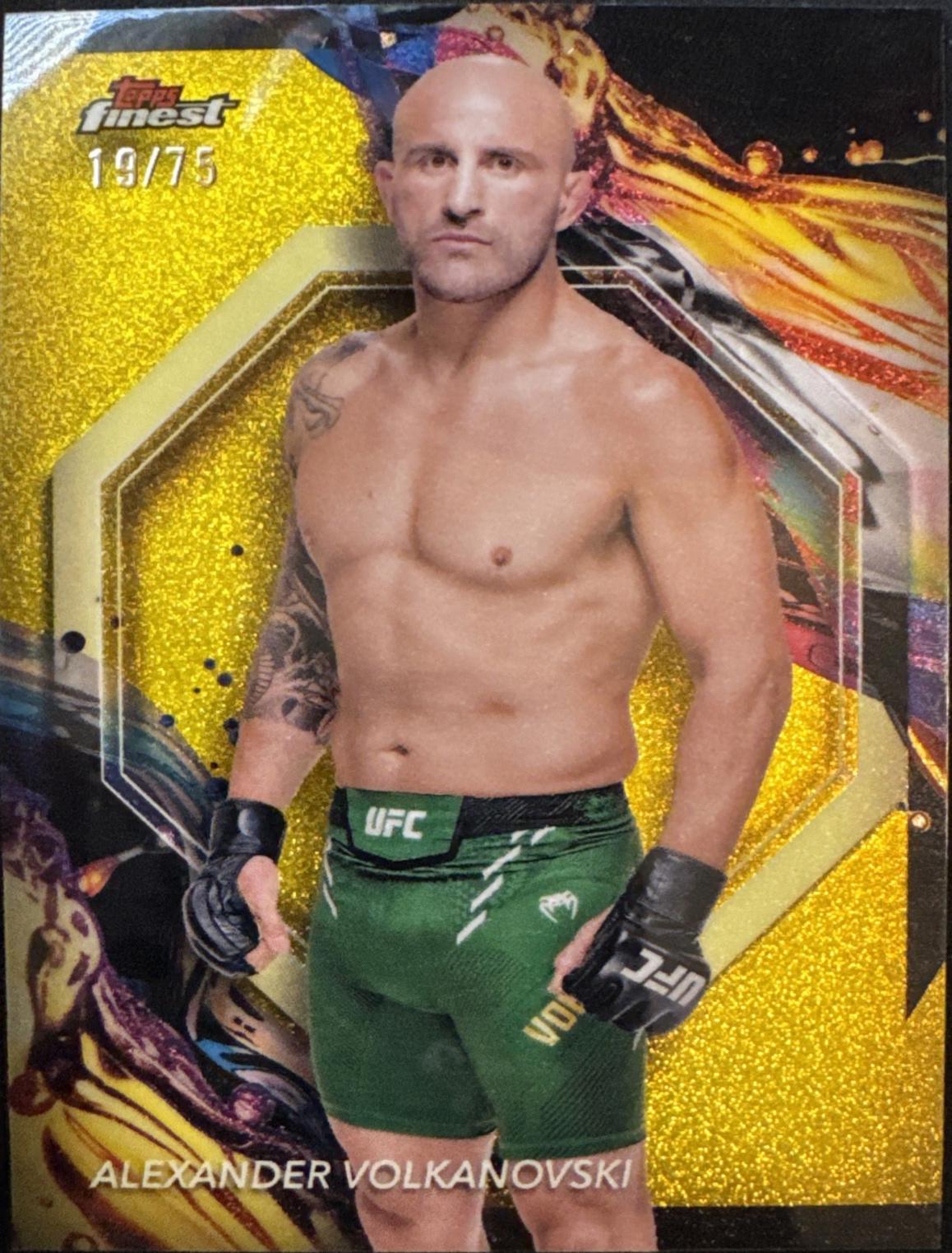 Alexander Volkanovski 2024 Topps Finest UFC Base Uncommon #136 Yellow Glitter Refractor
