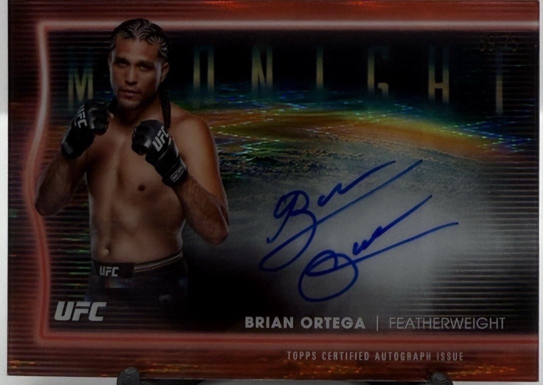 Brian Ortega 2025 Topps Midnight UFC Horizon Signatures #HNS-BA Dusk