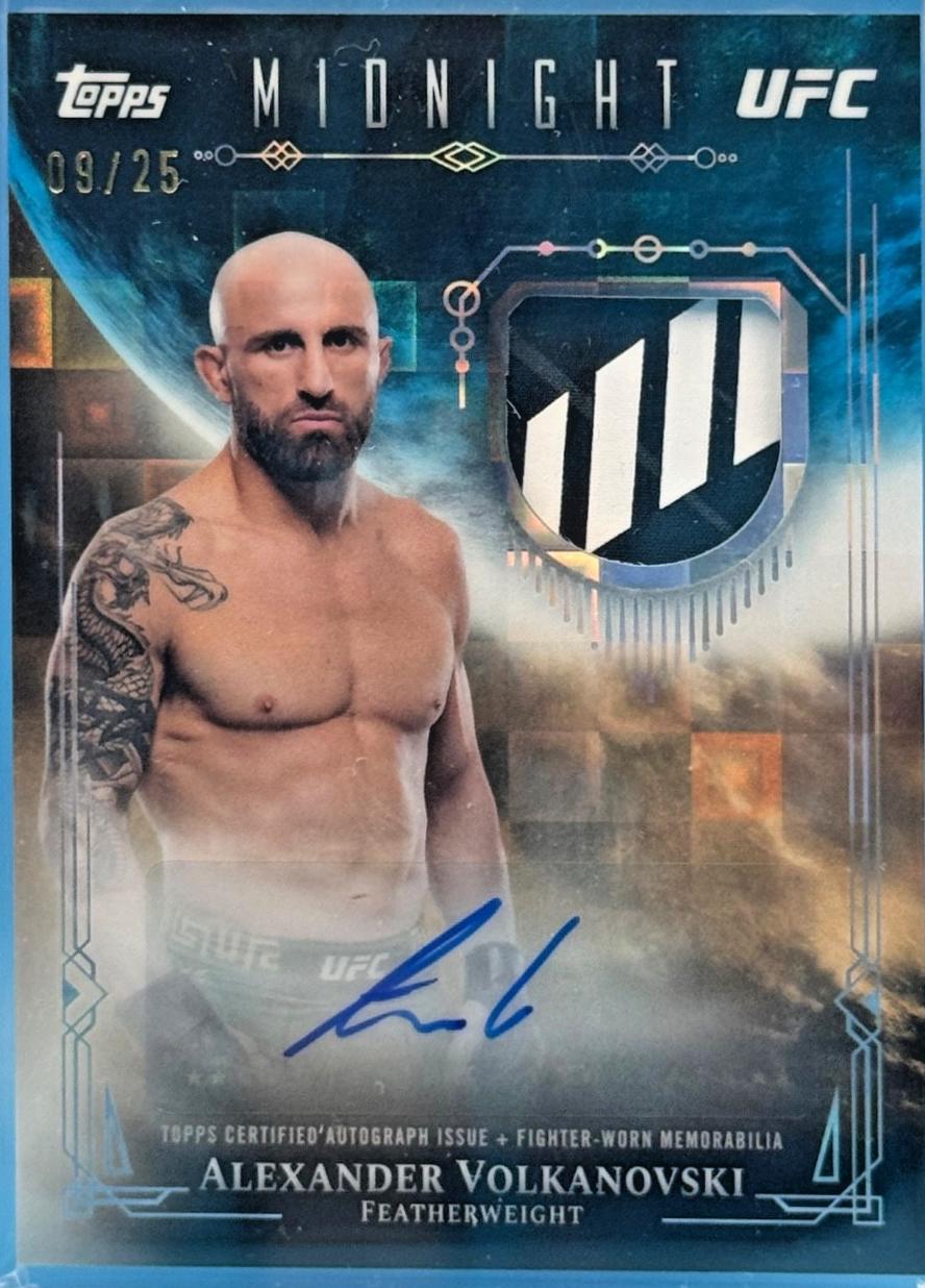 Alexander Volkanovski 2026 Topps Midnight UFC Relic Autographs #VRA-AV Moonrise
