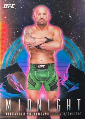 Alexander Volkanovski 2024 Topps Midnight UFC Base #37 Moon Beam