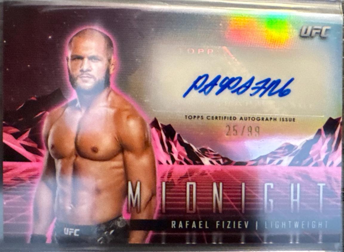 Rafael Fiziev 2024 Topps Midnight UFC Horizon Signatures #HS-RFV Black Light