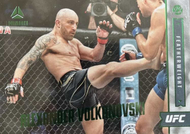 Alexander Volkanovski 2022 Panini Chronicles UFC Base Luminance #156 Green