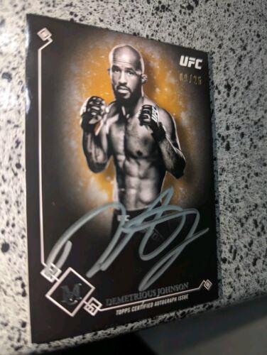 Demetrious Johnson 2017 Topps Museum Collection UFC Museum Autographs #MA-DJ Gold