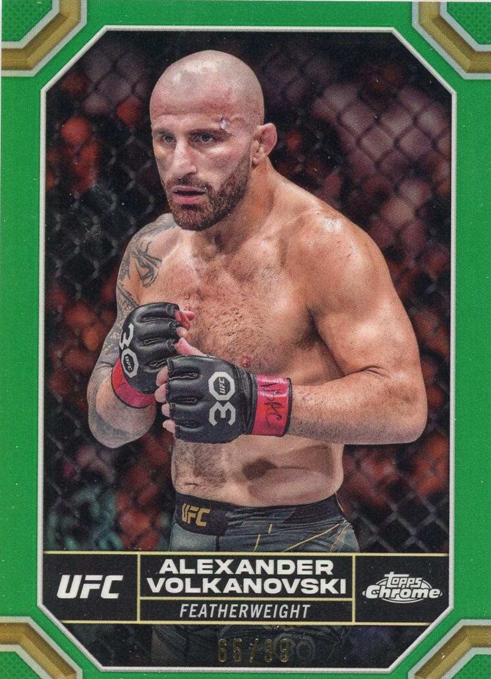 Alexander Volkanovski 2024 Topps Chrome UFC Base #7 Green Refractor