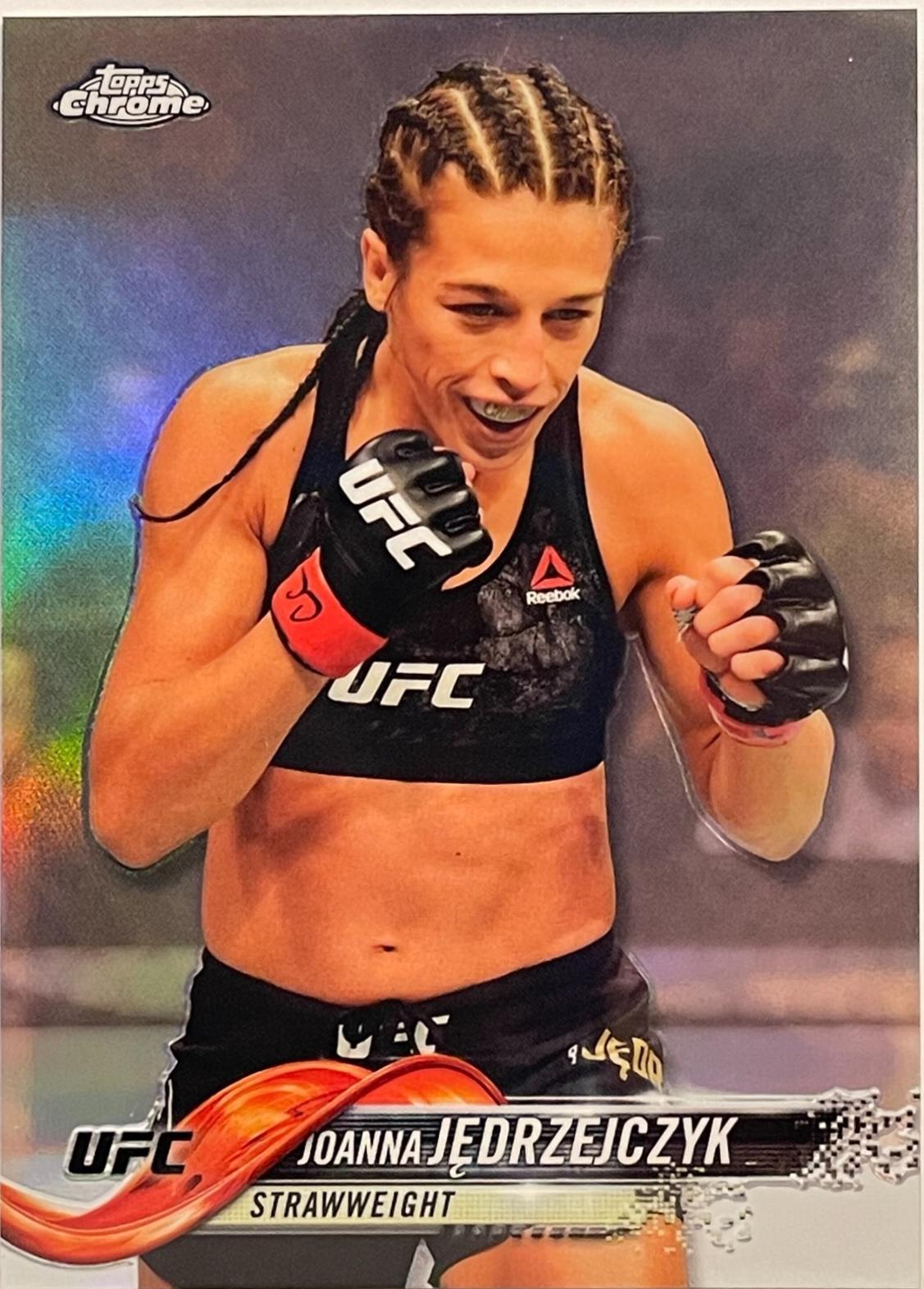 Joanna Jędrzejczyk 2018 Topps Chrome UFC Base #37 Refractor