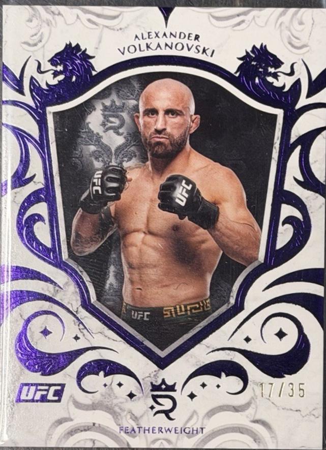 Alexander Volkanovski 2025 Topps Royalty UFC Base #32 Purple