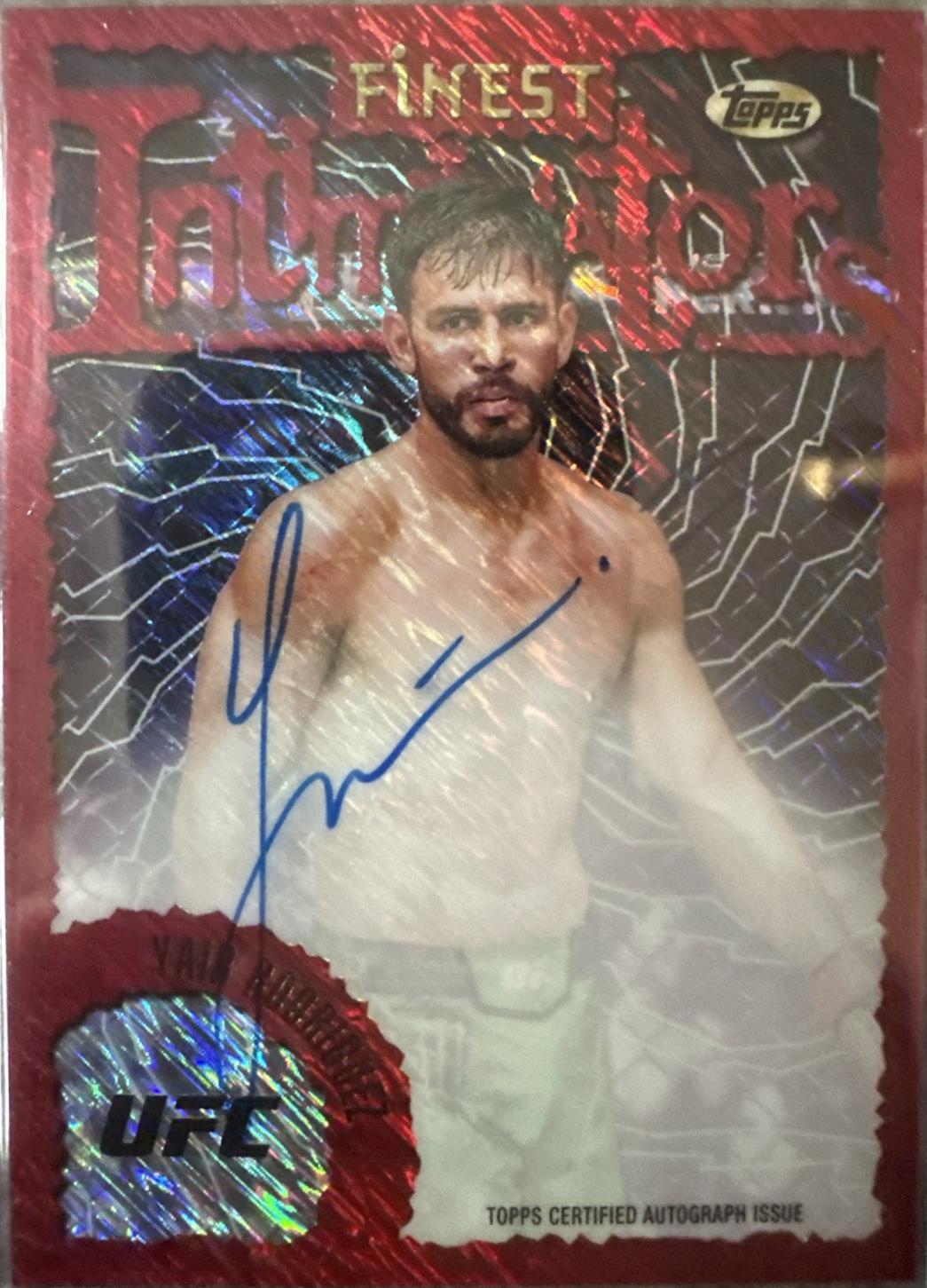 Yair Rodríguez 2024 Topps Finest UFC Intimidators Autographs #IA-YRZ Red Shimmer Refractor