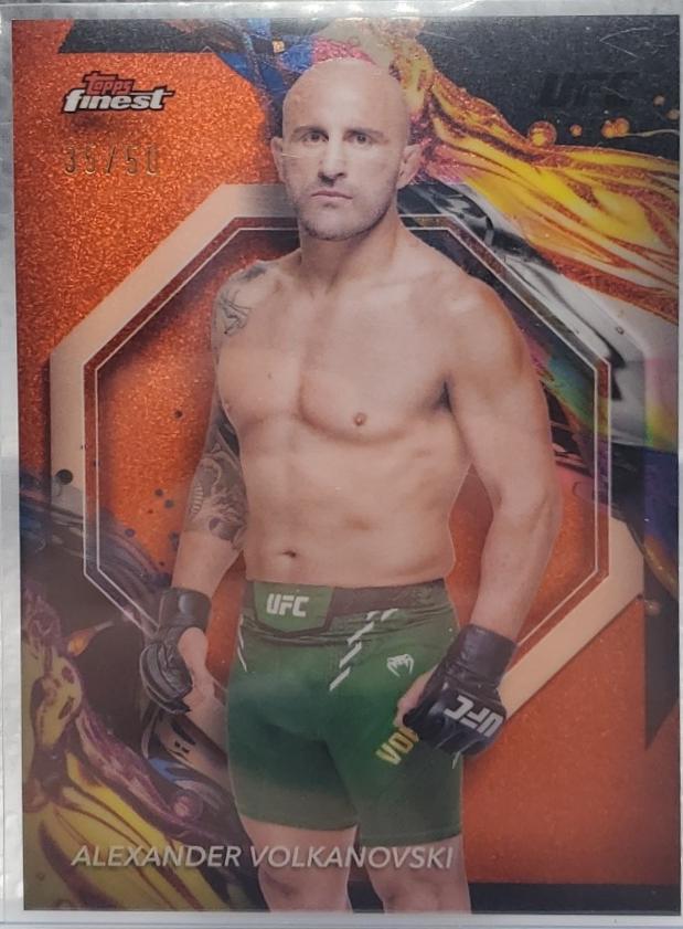 Alexander Volkanovski 2024 Topps Finest UFC Base Uncommon #136 Tangerine Glitter Refractor