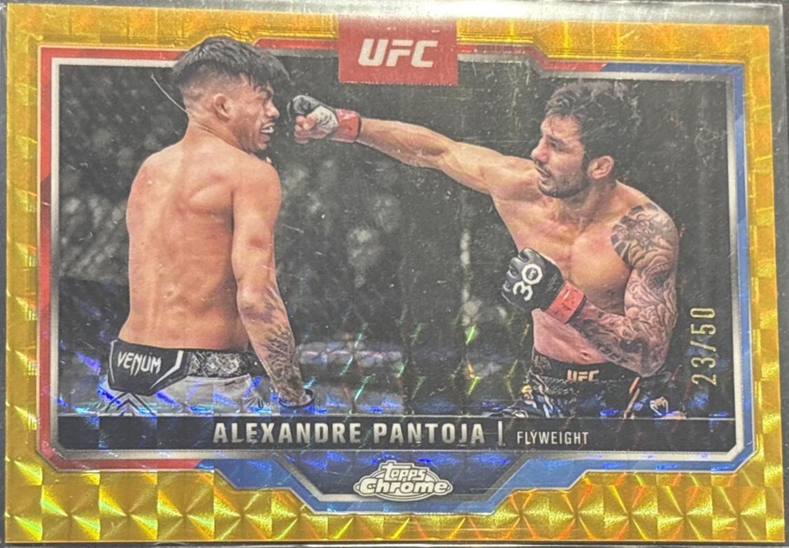 Alexandre Pantoja 2025 Topps Chrome UFC Base #188 Gold Geometric Refractor