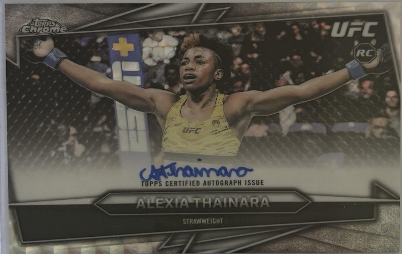 Alexia Thainara 2026 Topps Chrome UFC Base Autographs #BAV-AE Geometric Refractor