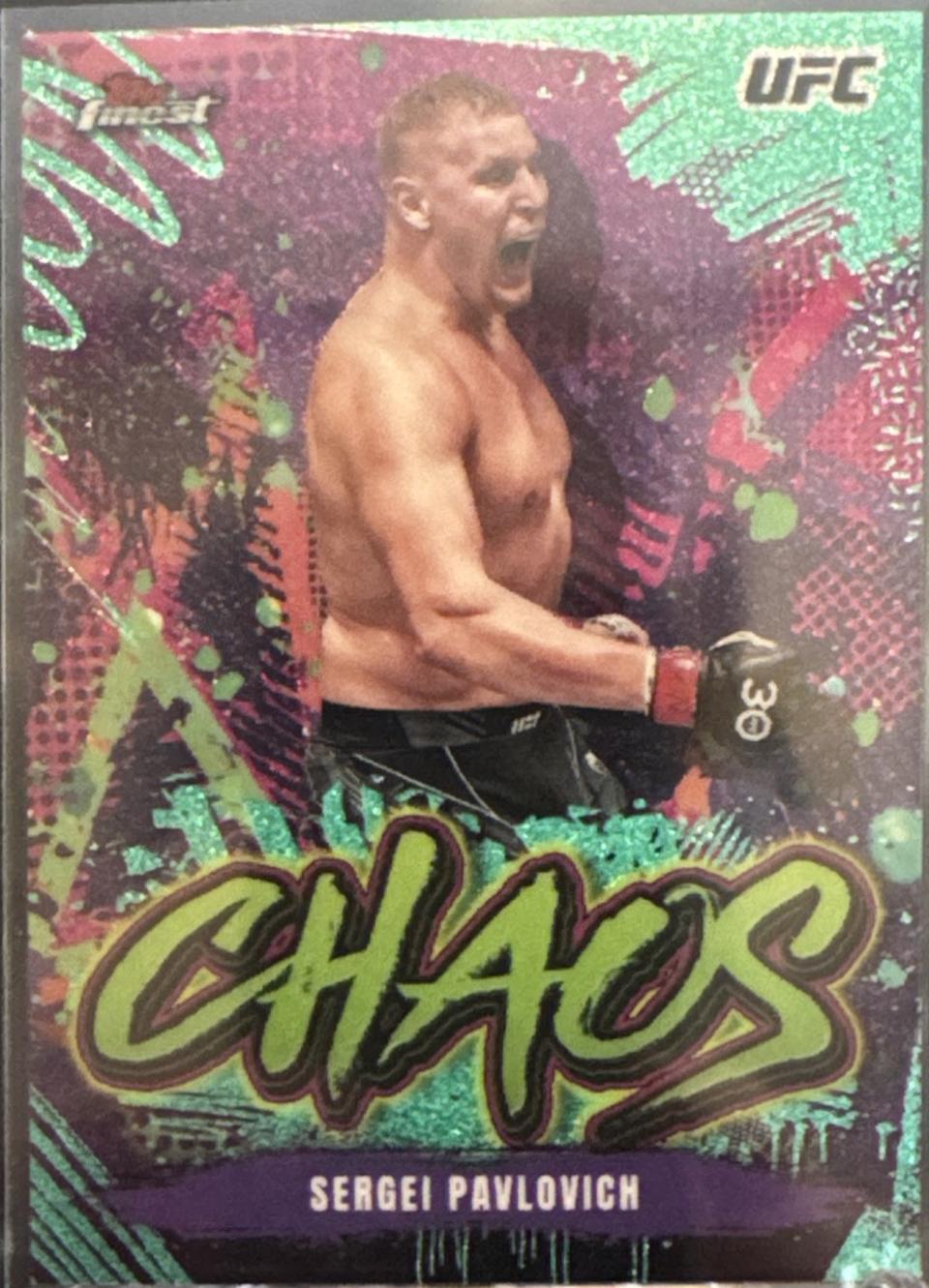 Sergei Pavlovich 2024 Topps Finest UFC Chaos #CHA-17 Green Shimmer Refractor
