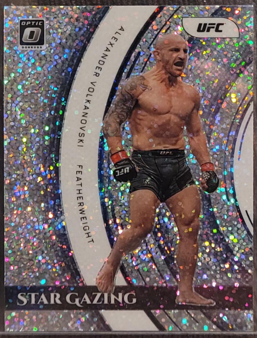 Alexander Volkanovski 2022 Panini Donruss Optic UFC Star Gazing #17 White Sparkle
