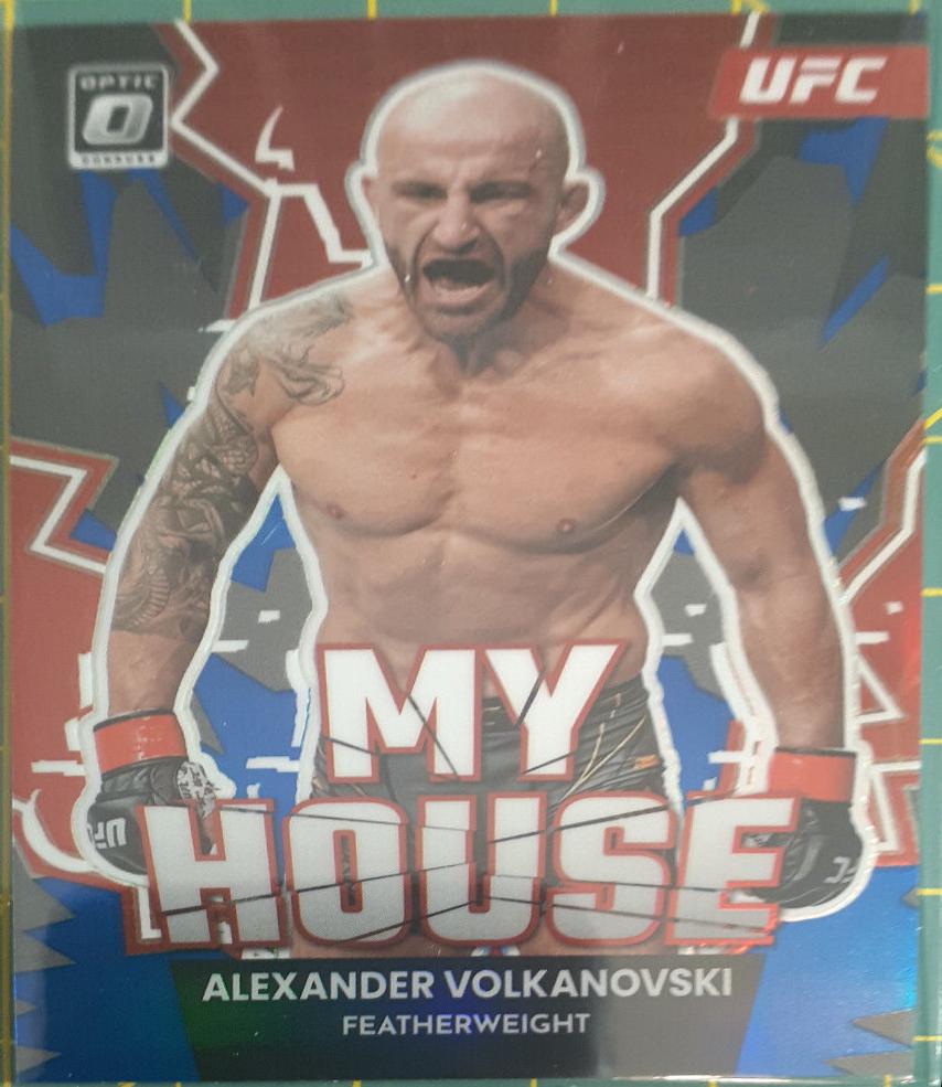 Alexander Volkanovski 2023 Panini Donruss Optic UFC My House #8 Blue