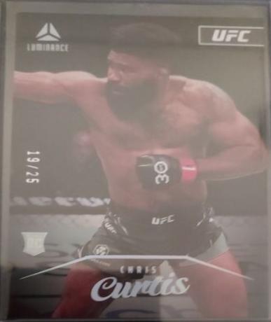 Chris Curtis 2023 Panini Chronicles UFC Base Luminance #155 Silver