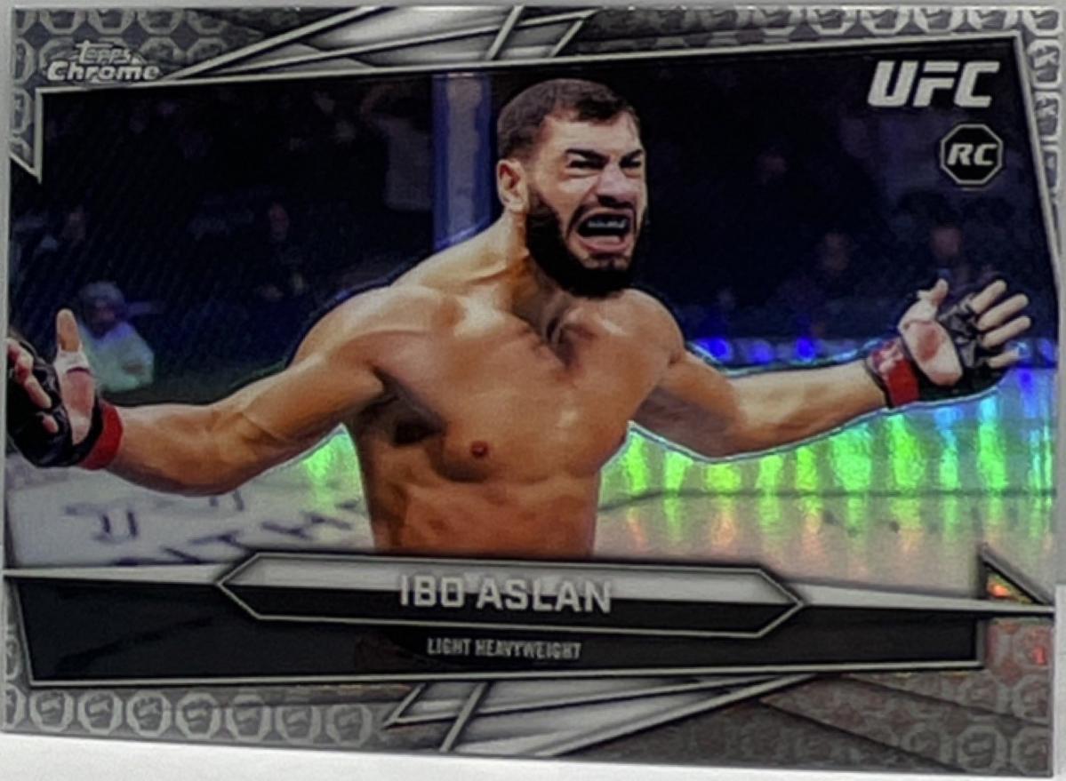 Ibo Aslan 2026 Topps Chrome UFC Base #189 UFC Glove Refractor