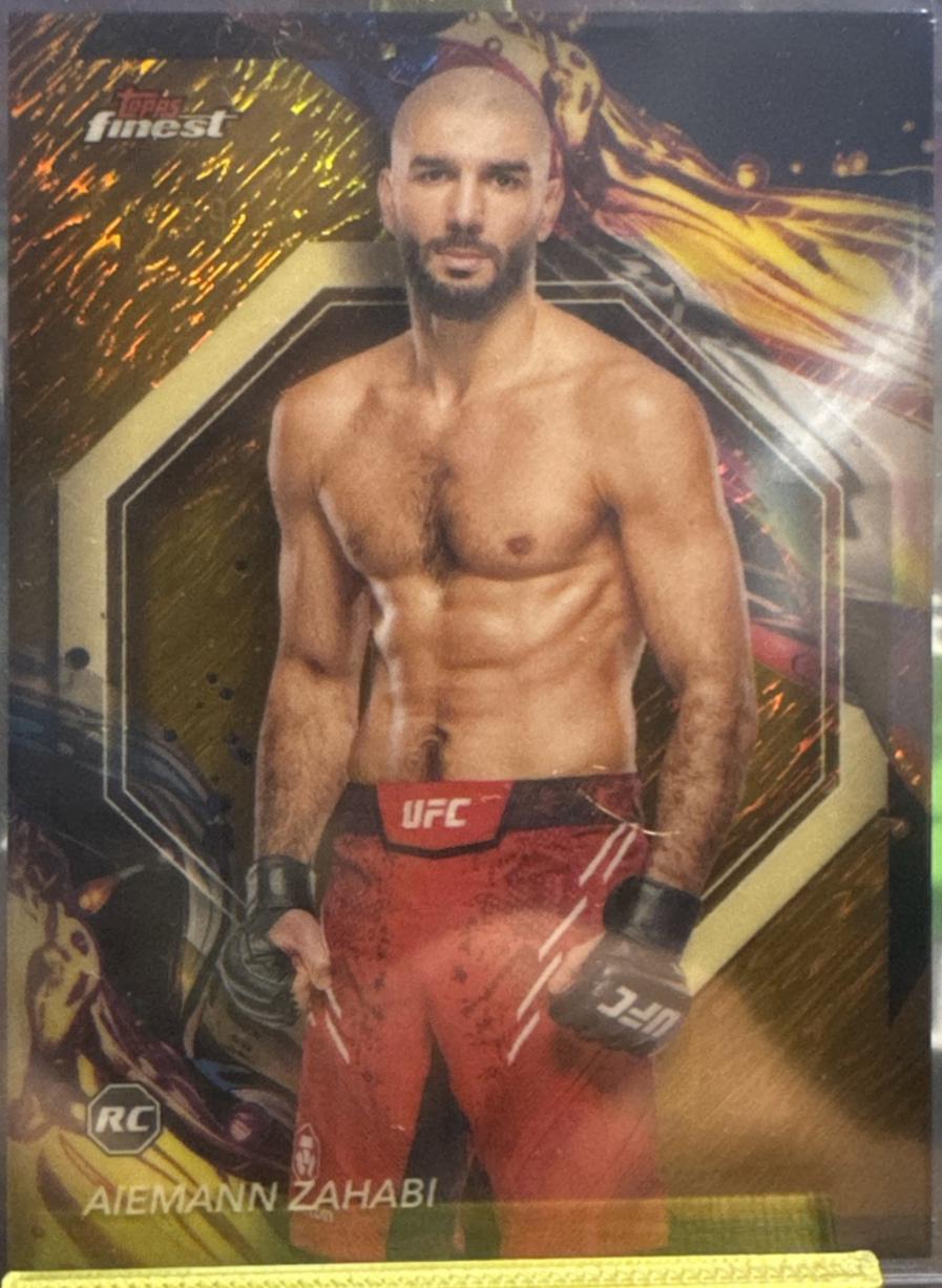 Aiemann Zahabi 2024 Topps Finest UFC Base Common #77 Gold Shimmer Refractor