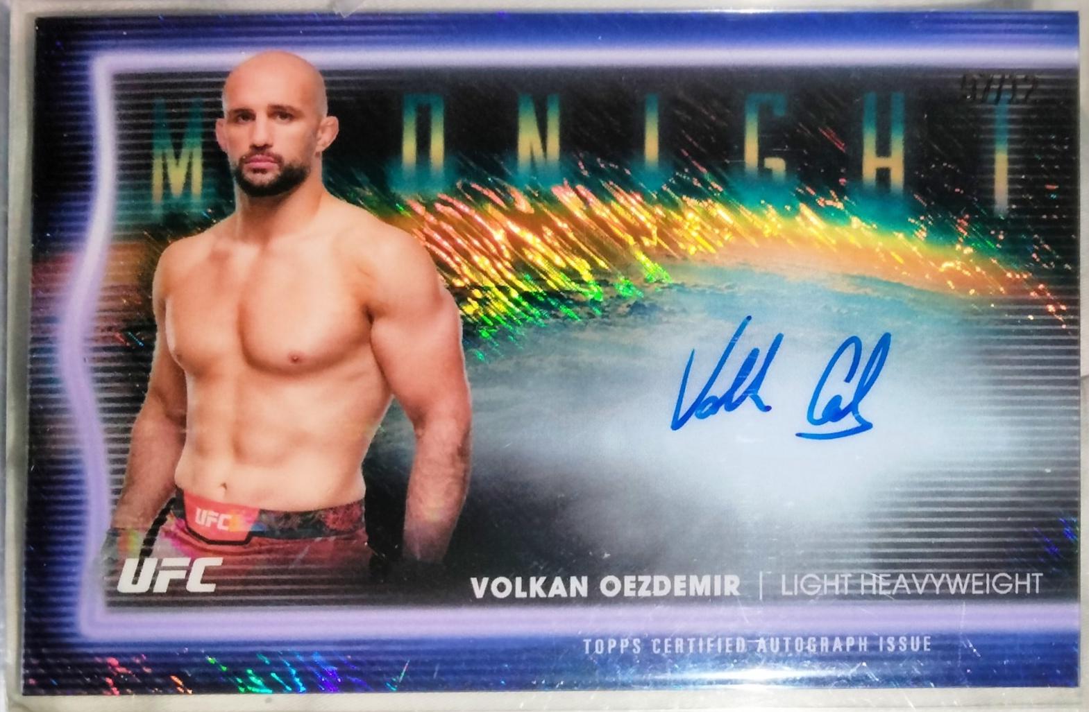 Volkan Oezdemir 2025 Topps Midnight UFC Horizon Signatures #HNS-VO Moon Beam