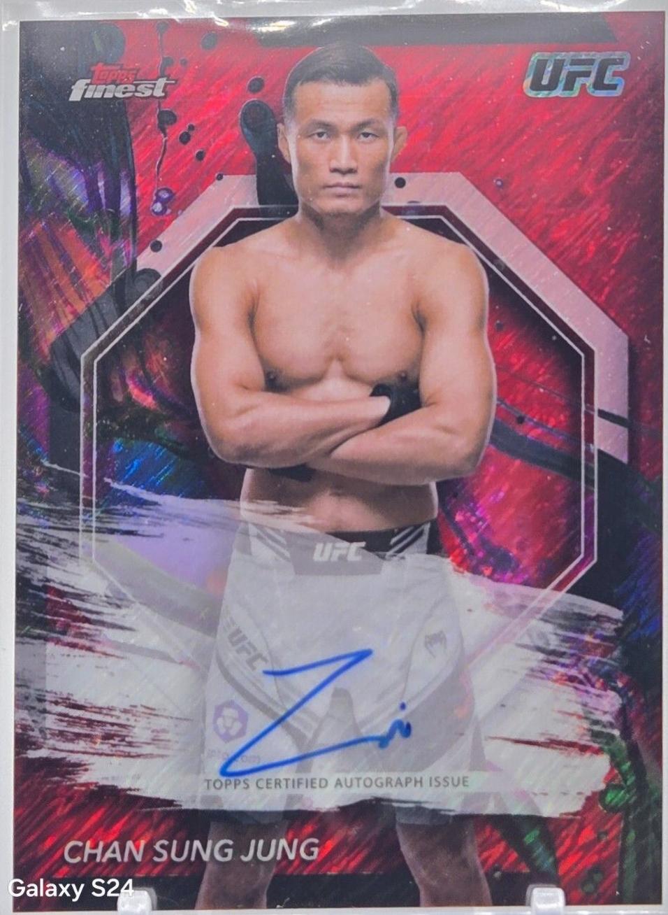 Chan Sung Jung 2024 Topps Finest UFC Finest Autographs #FA-CSJ Red Shimmer Refractor