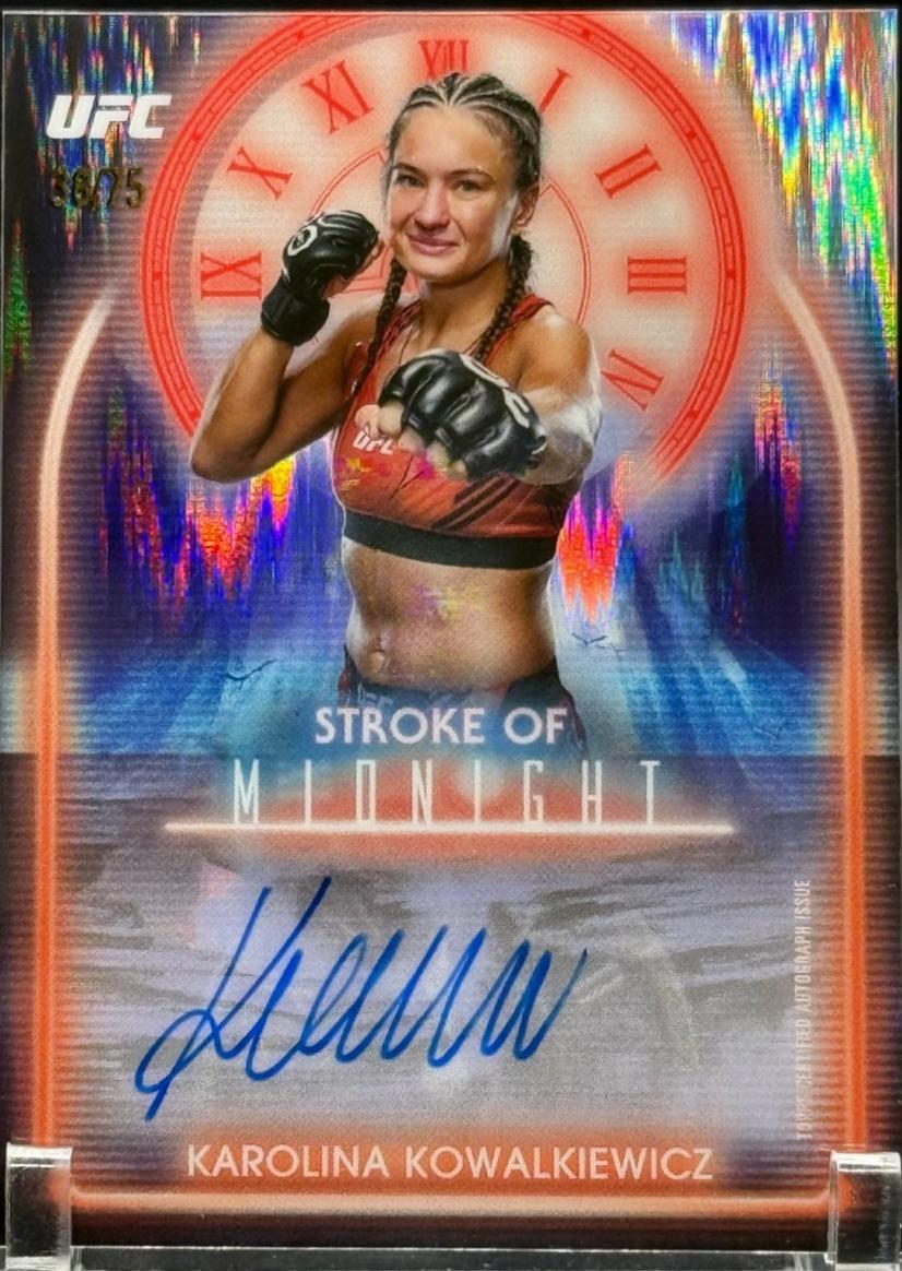 Karolina Kowalkiewicz 2025 Topps Midnight UFC Stroke of Midnight Autographs #SMA-KK Dusk