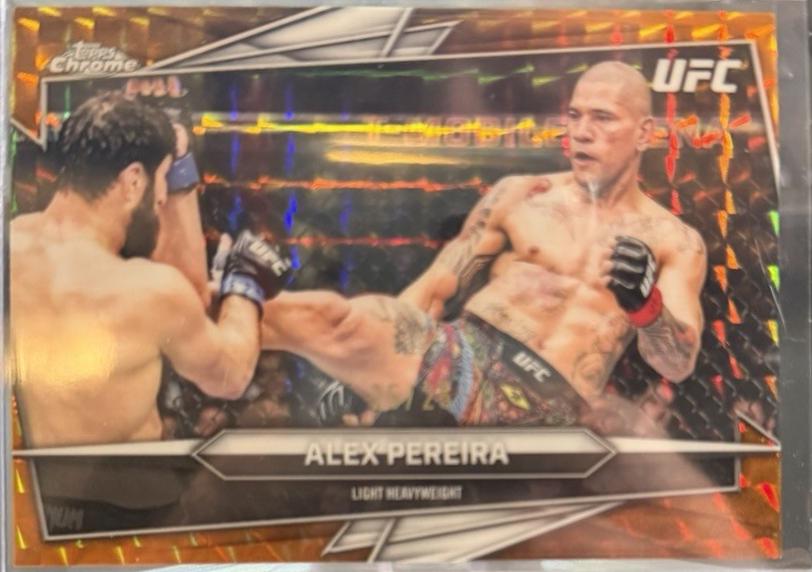 Alex Pereira 2026 Topps Chrome UFC Base #90 Orange Geometric Refractor